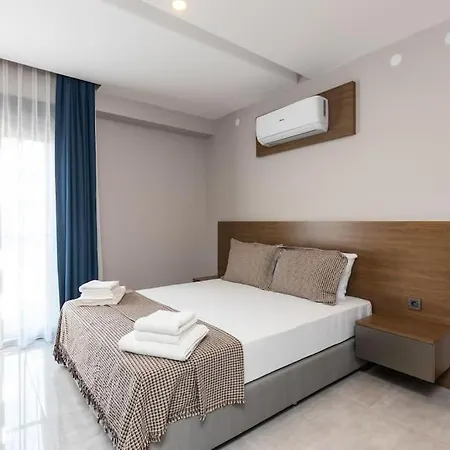 Havuzlu Apartta Balkonlu Ev Konforu Appartement *