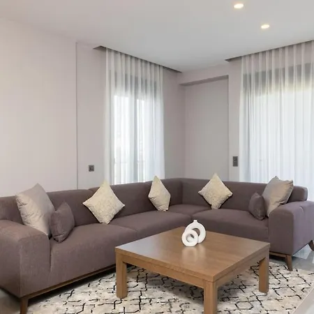 Appartement Havuzlu Apartta Balkonlu Ev Konforu