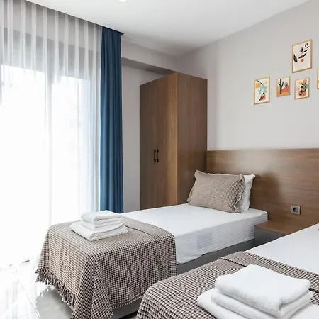 Havuzlu Apartta Balkonlu Ev Konforu Antalya