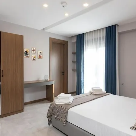 Havuzlu Apartta Balkonlu Ev Konforu * Antalya